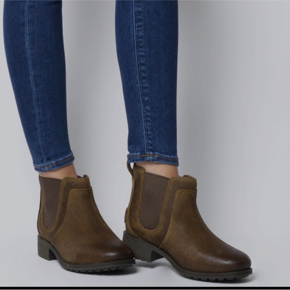 UGG Women's Bonham Waterproof Leather Chelsea Boots Size 5